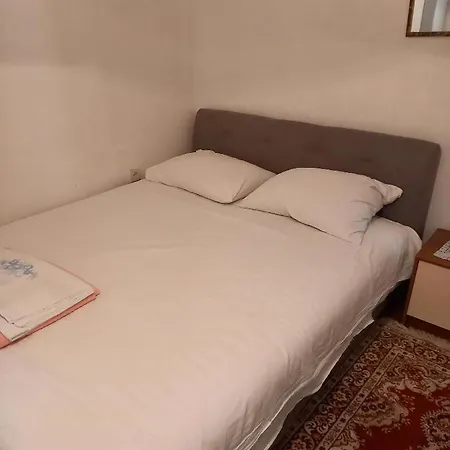 Sunnyside Apartment *